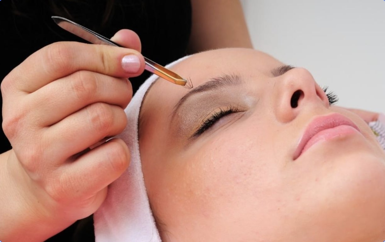 steps-can-you-do-individual-eyelash-extensions-on-yourself-in-2023-8